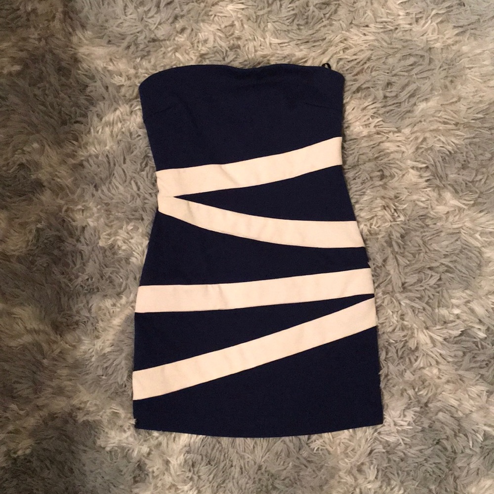 Cute strapless dress